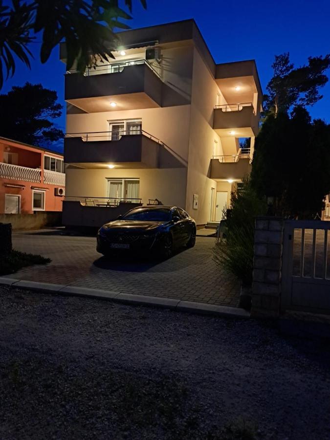 Apartmani Vukadin Vir Ngoại thất bức ảnh